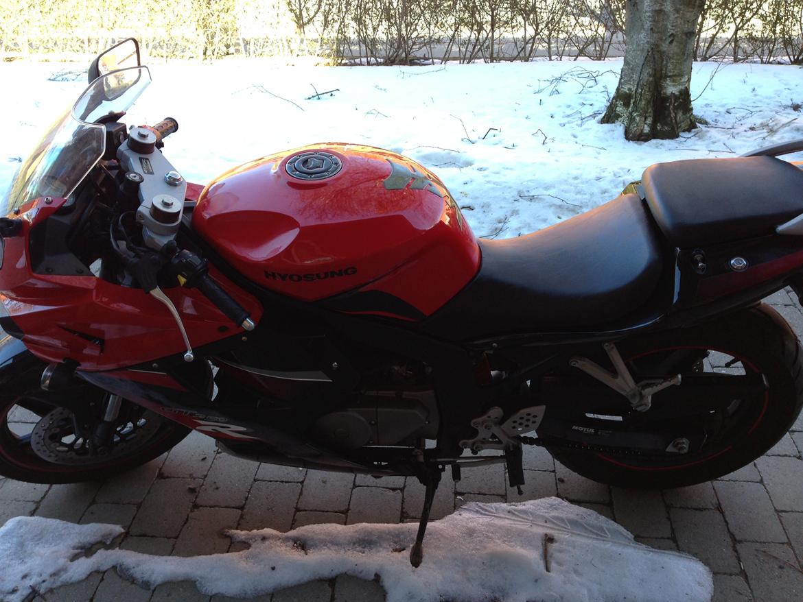 Hyosung GT250R billede 7