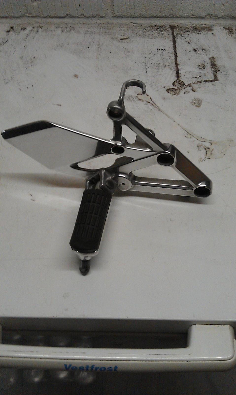 Honda Cbr 600 F2 PC25 - fodhvilder i h. side nypoleret billede 6