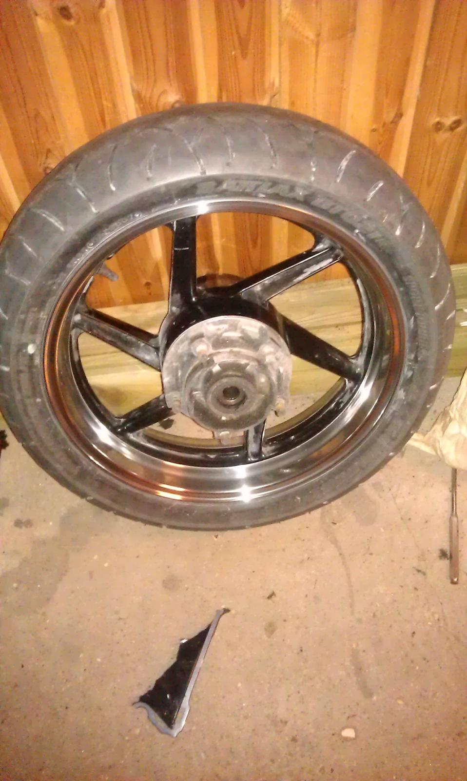 Honda Cbr 600 F2 PC25 - fælgkanter poleret billede 10