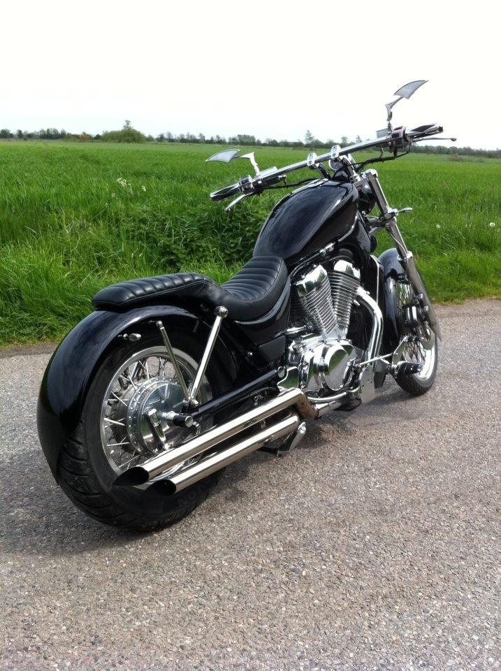 Suzuki Intruder VS800 billede 2