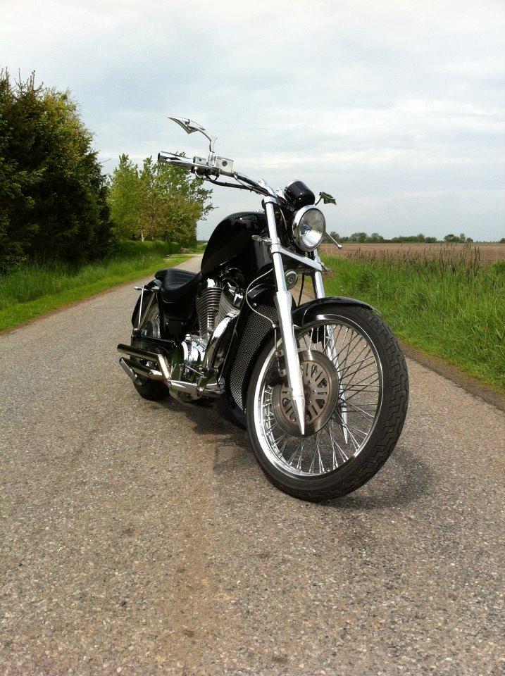 Suzuki Intruder VS800 billede 7