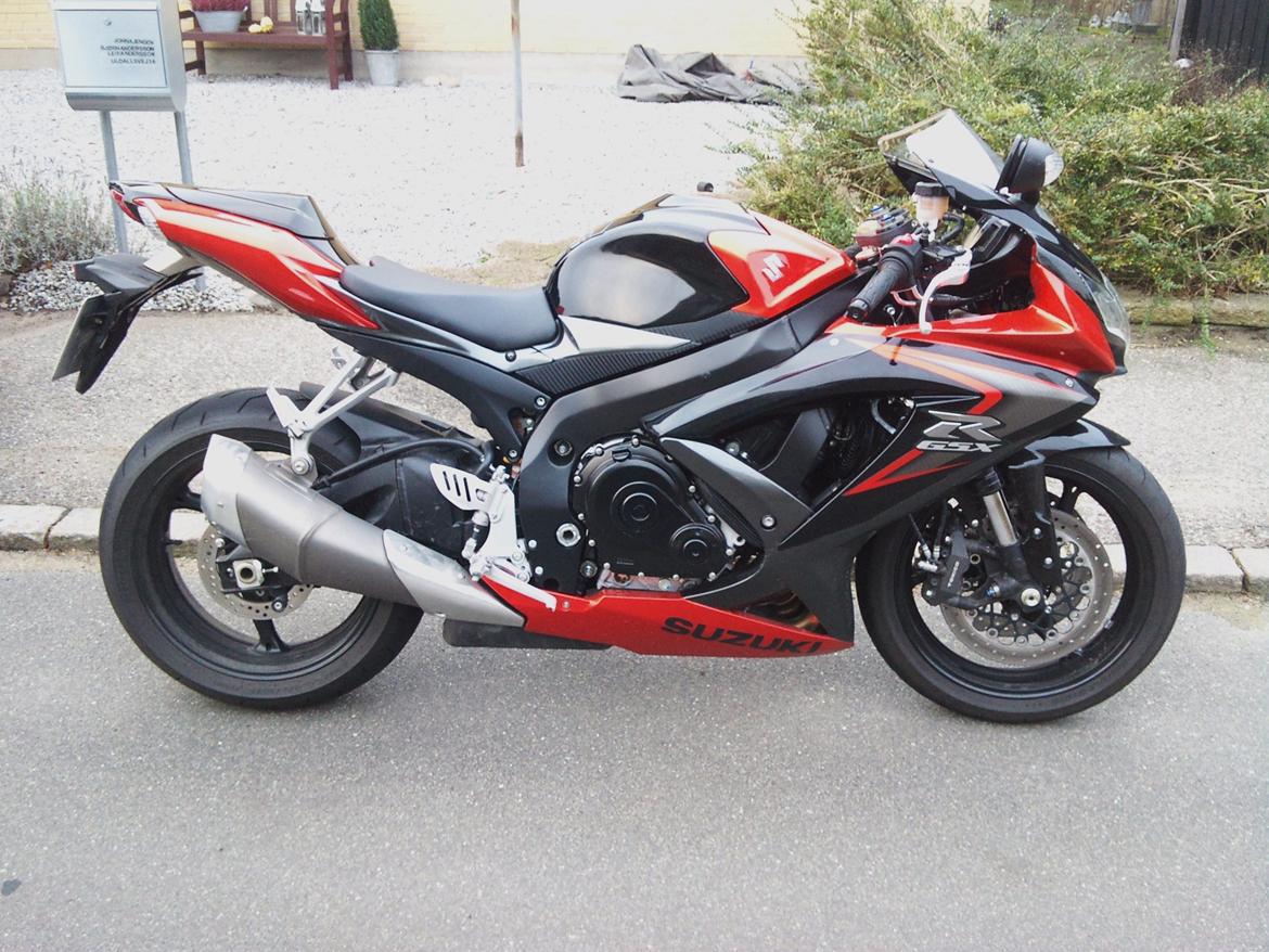 Suzuki gsx r750 k8