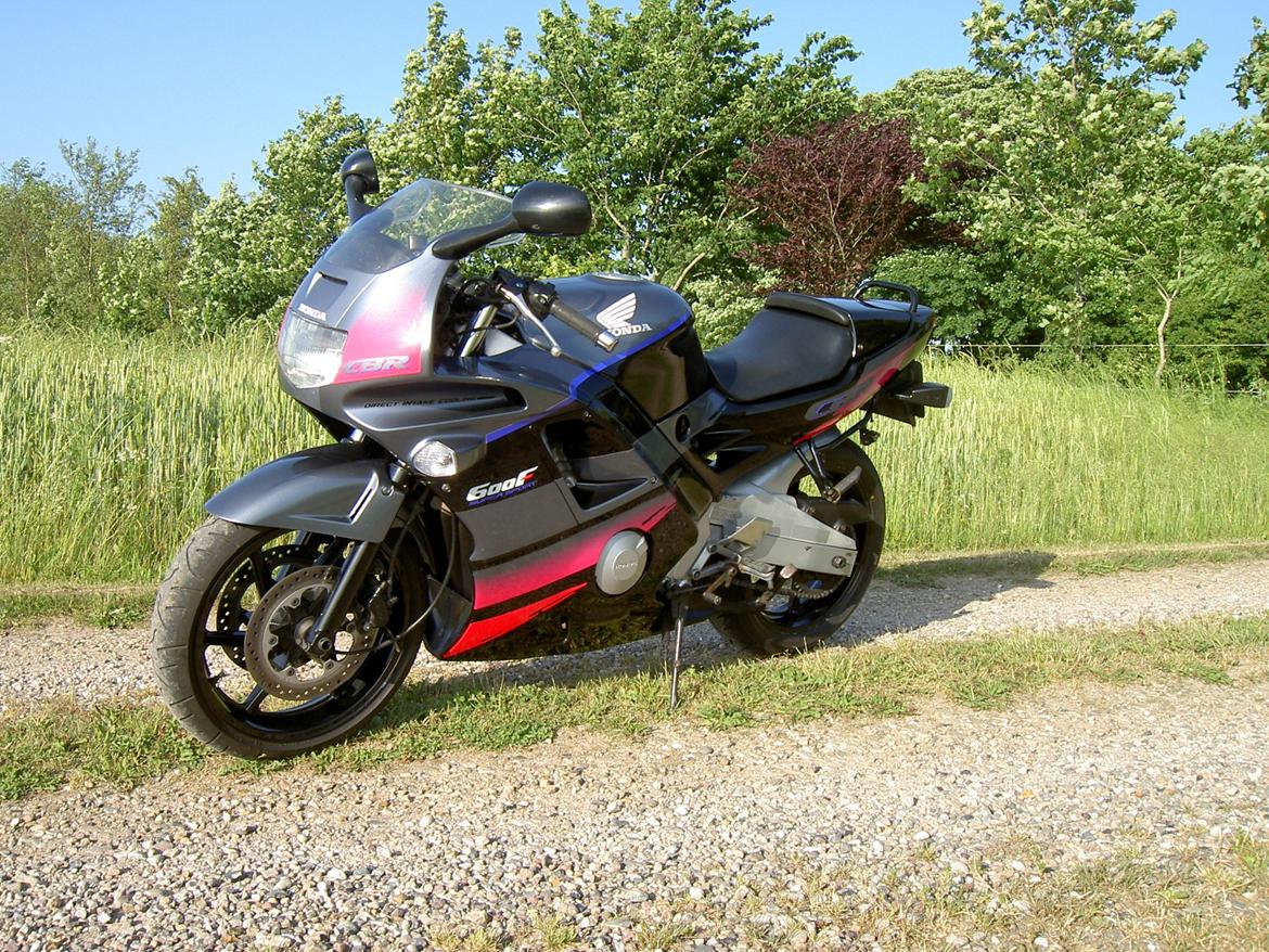 Honda CBR600F2 billede 3