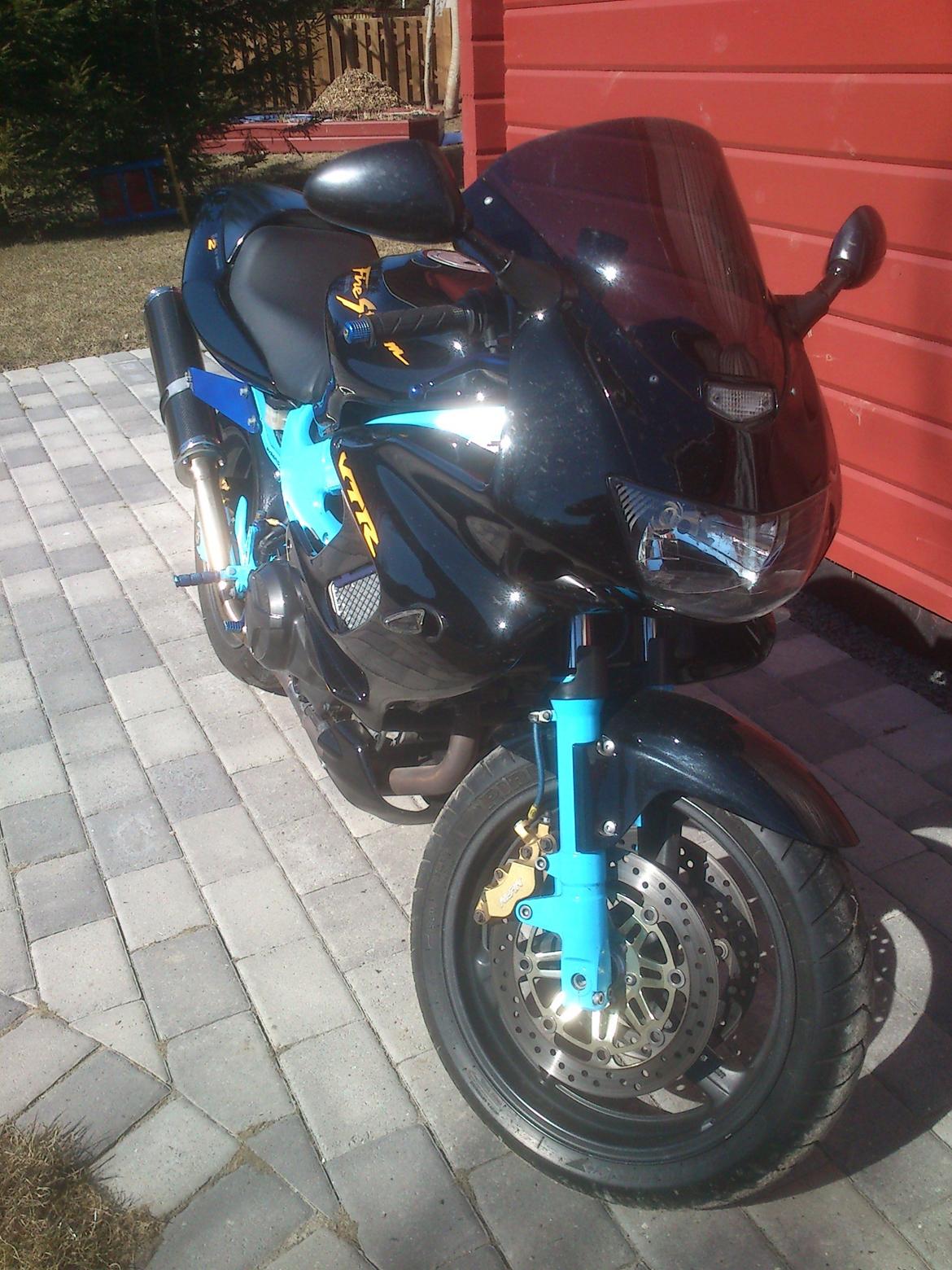 Honda vtr 1000 f billede 5