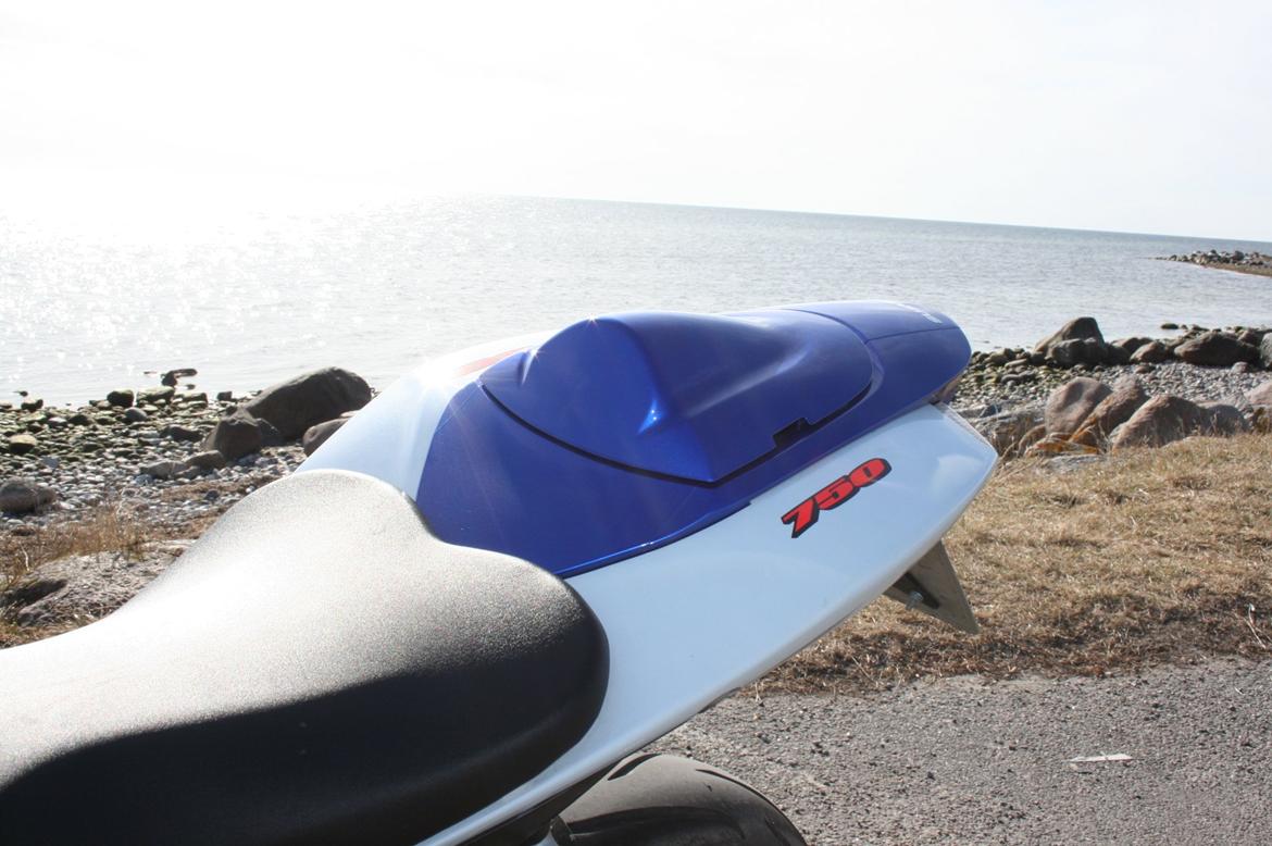 Suzuki GSXR 750 k7 billede 14