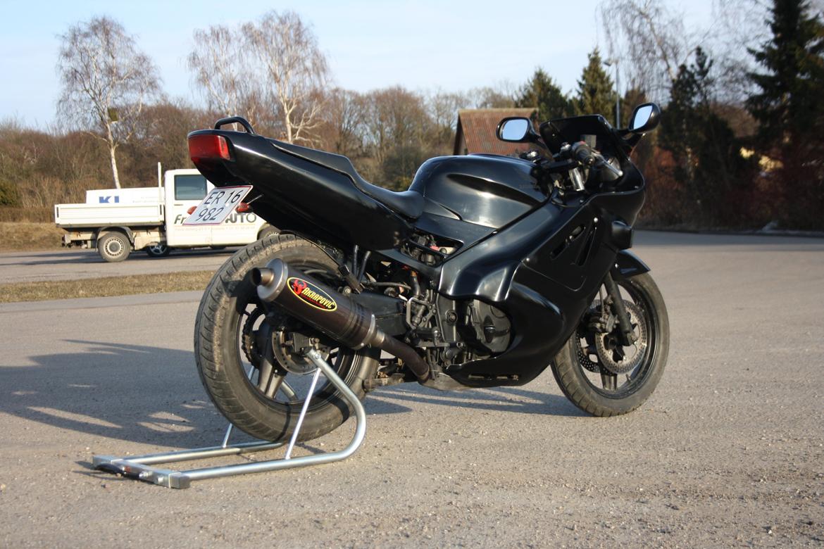 Honda CBR 600F PC 19/25 Black Pearl Edition billede 2