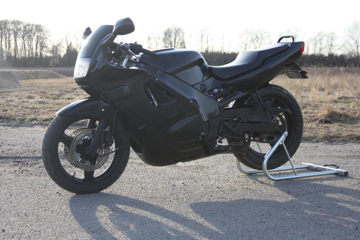 Honda CBR 600F PC 19/25 Black Pearl Edition billede 6