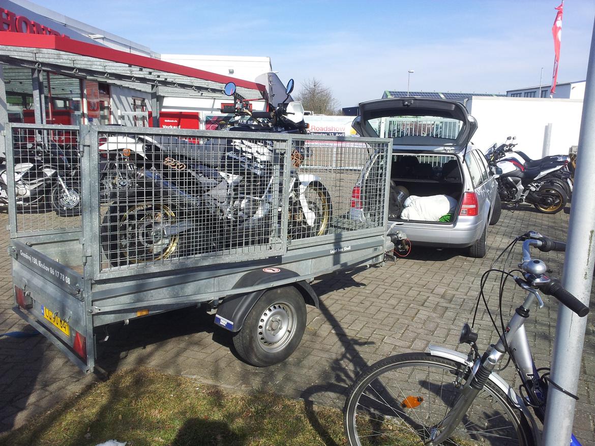 Honda XRV 750 Africa Twin - Optour at pakke traileren efter end MC handel med de flinke mennesker hos Honda i Lilienthal, Bremen billede 8