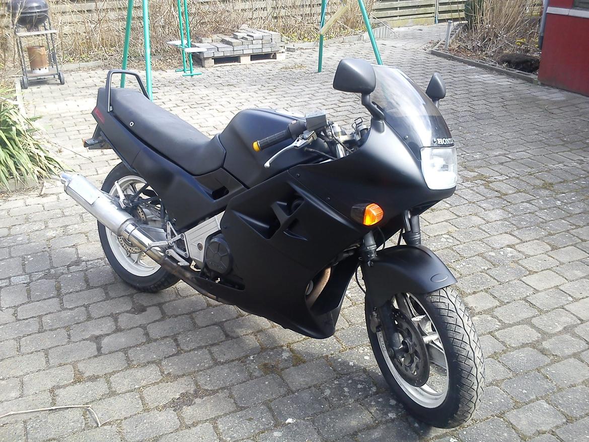 Honda vfr750f billede 3