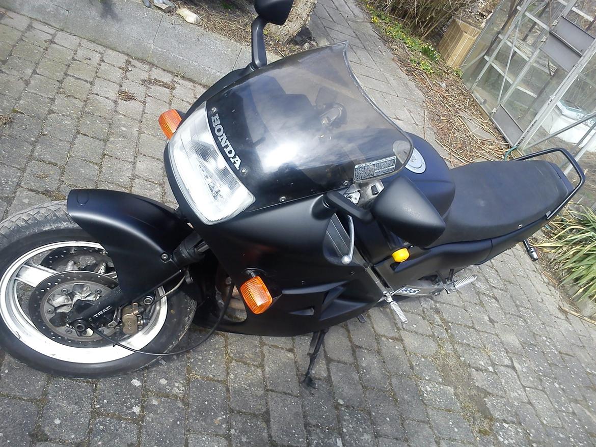 Honda vfr750f billede 8
