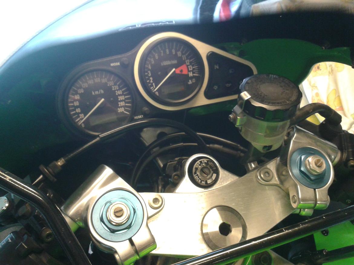 Kawasaki ZX9R Ninja billede 9