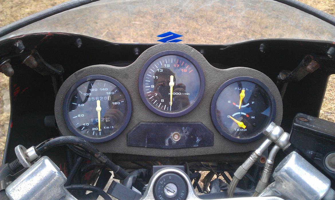 Suzuki GSX R - ja der står at den lille har kørt 85628,1 km så ca. 3700 om året. billede 4