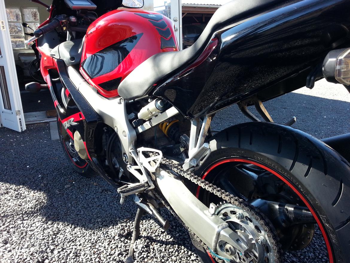 Honda CBR 600 F4i - Ny renset kæde! Mhmmm!! <3 billede 6