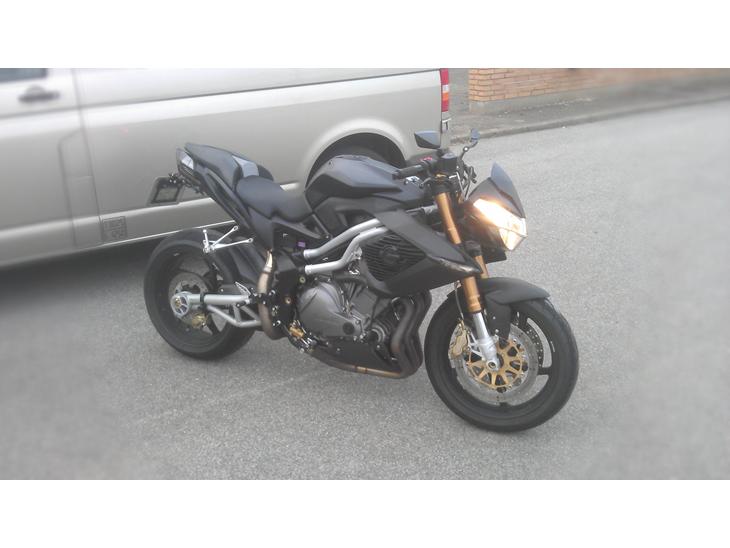 {{currentPhoto.altText}} billede {{currentPhoto.number}}