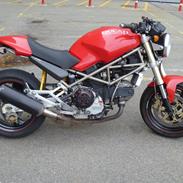 Ducati Monster 900