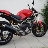 Ducati Monster 900