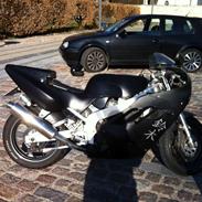 Suzuki gsxr 400