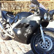 Suzuki gsxr 400