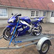 Yamaha YZF-R1