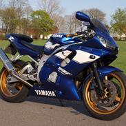 Yamaha R6