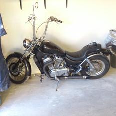 Suzuki VS 700 intruder (US model)