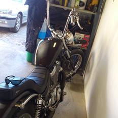 Suzuki VS 700 intruder (US model)