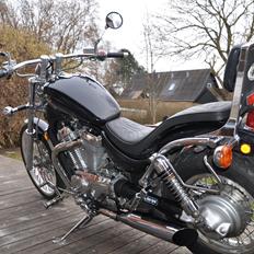 Suzuki Intruder VS800