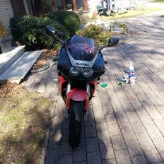 Suzuki gsxr 400 gk76a