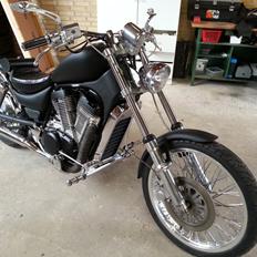 Suzuki Intruder Vs750