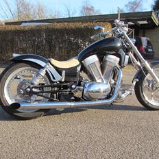 Suzuki intruder vs 1400