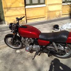 Suzuki GS750