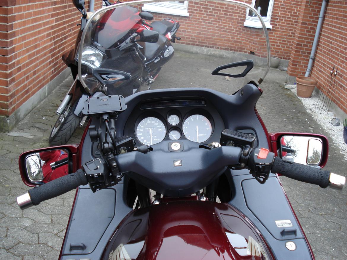 Honda ST 1100 Pan European (solgt) billede 5