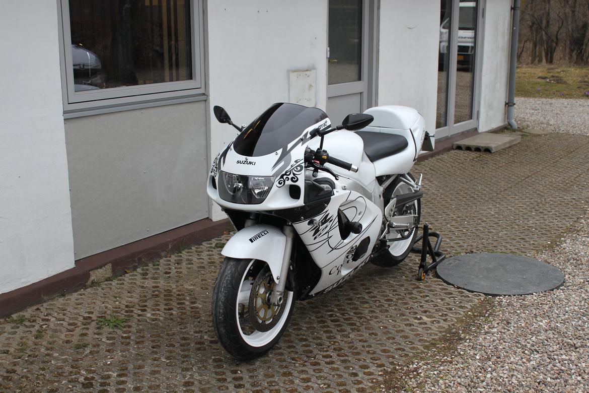 Suzuki GSXR 600 SRAD Solgt billede 2