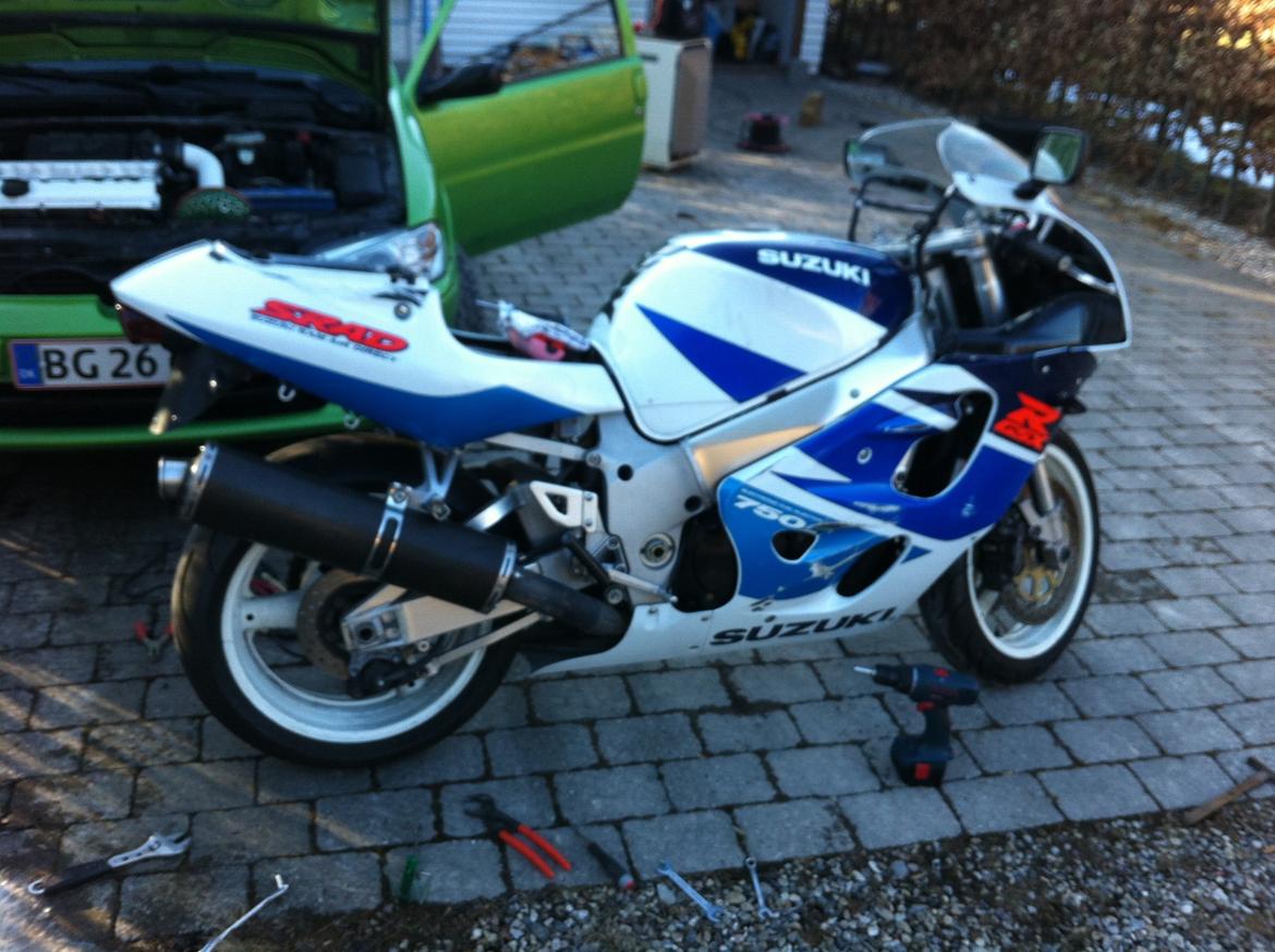 Suzuki GSX-R 750 SRAD - Før renovering billede 4