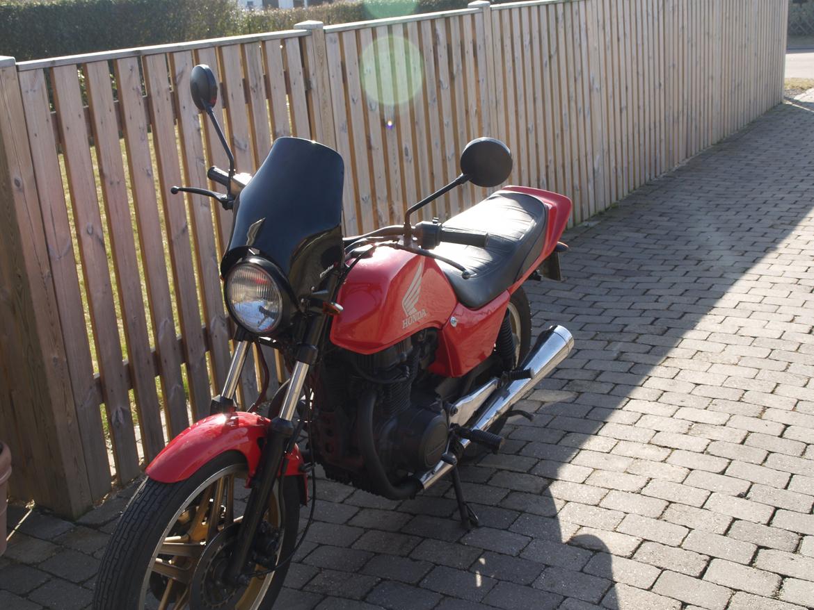 Honda CB 400N billede 1