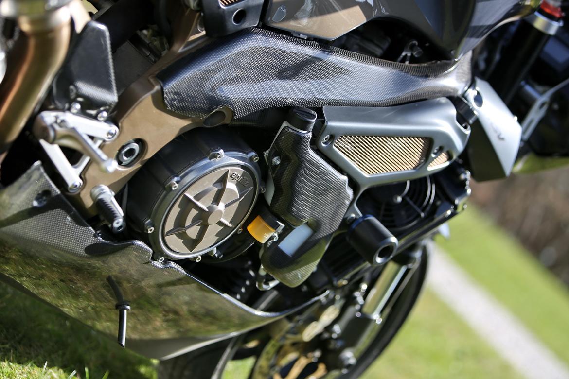 Aprilia RSV 1000 Tuono billede 2