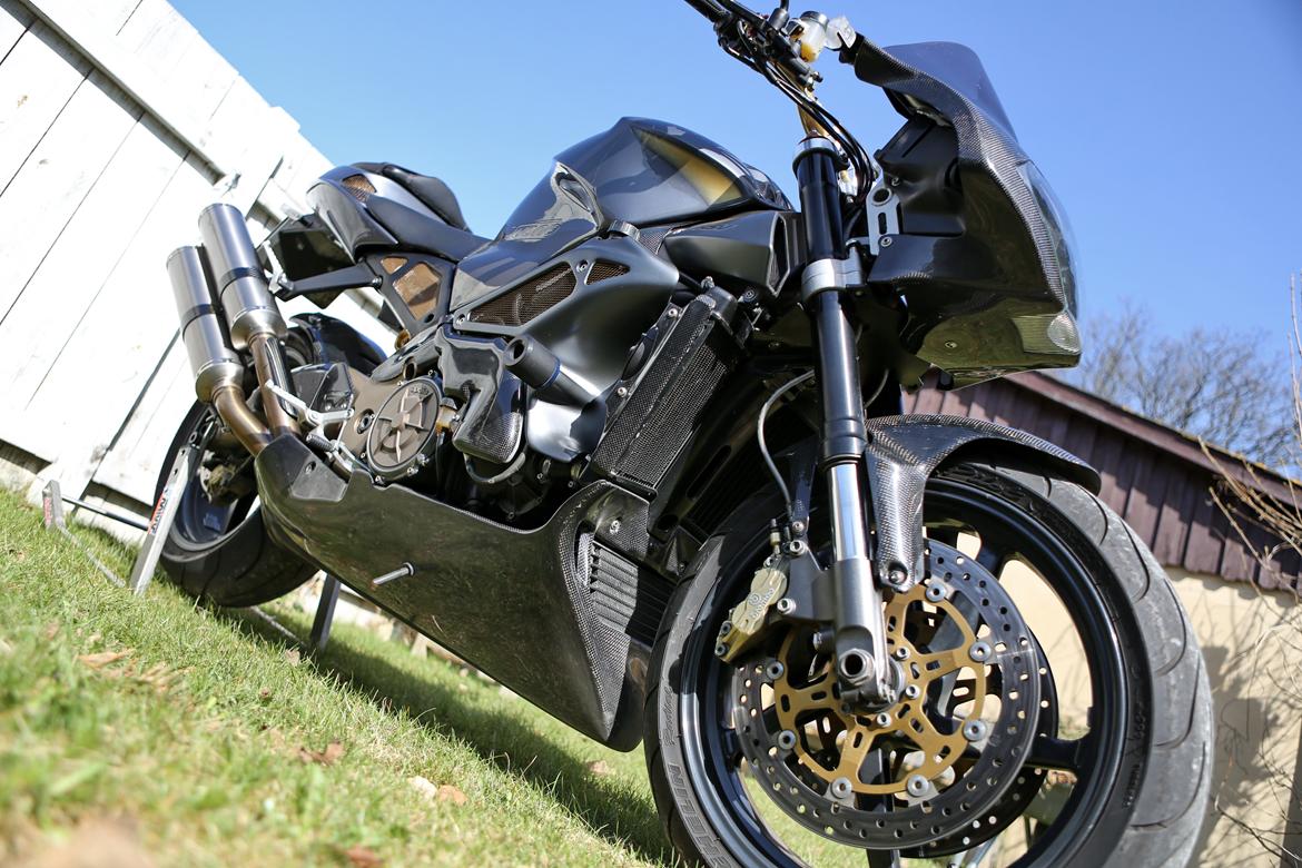 Aprilia RSV 1000 Tuono billede 1