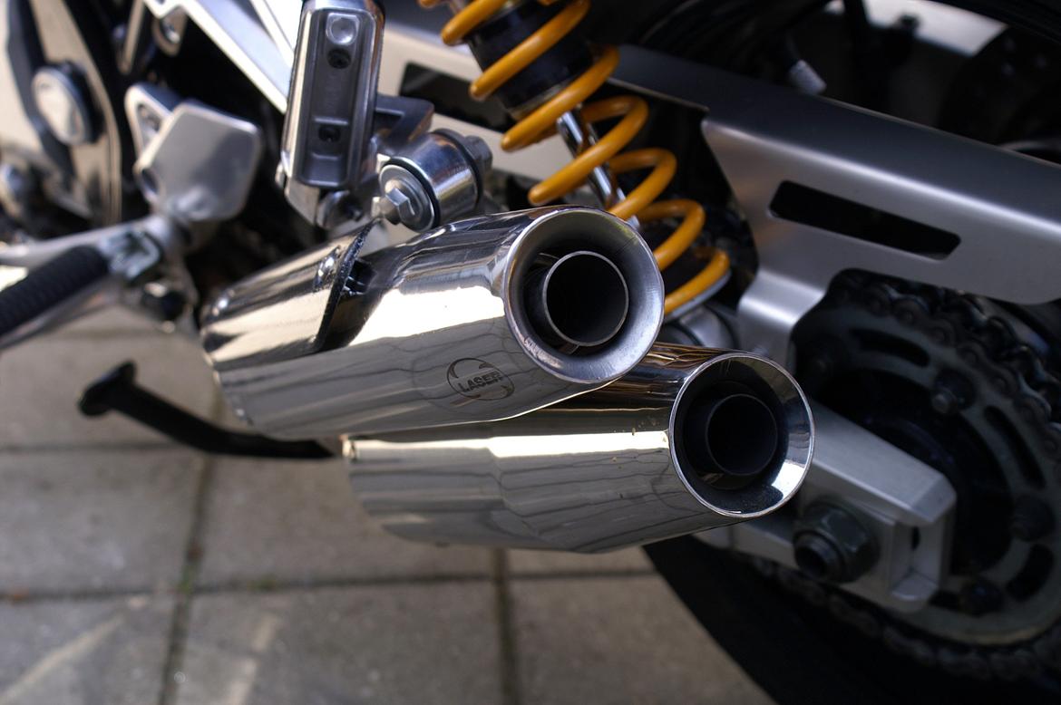 Yamaha XJR 1300 - Laser potter uden db-killer. Gi' den lidt rulle på motorvejen og de kan virkelig brøle.. billede 9