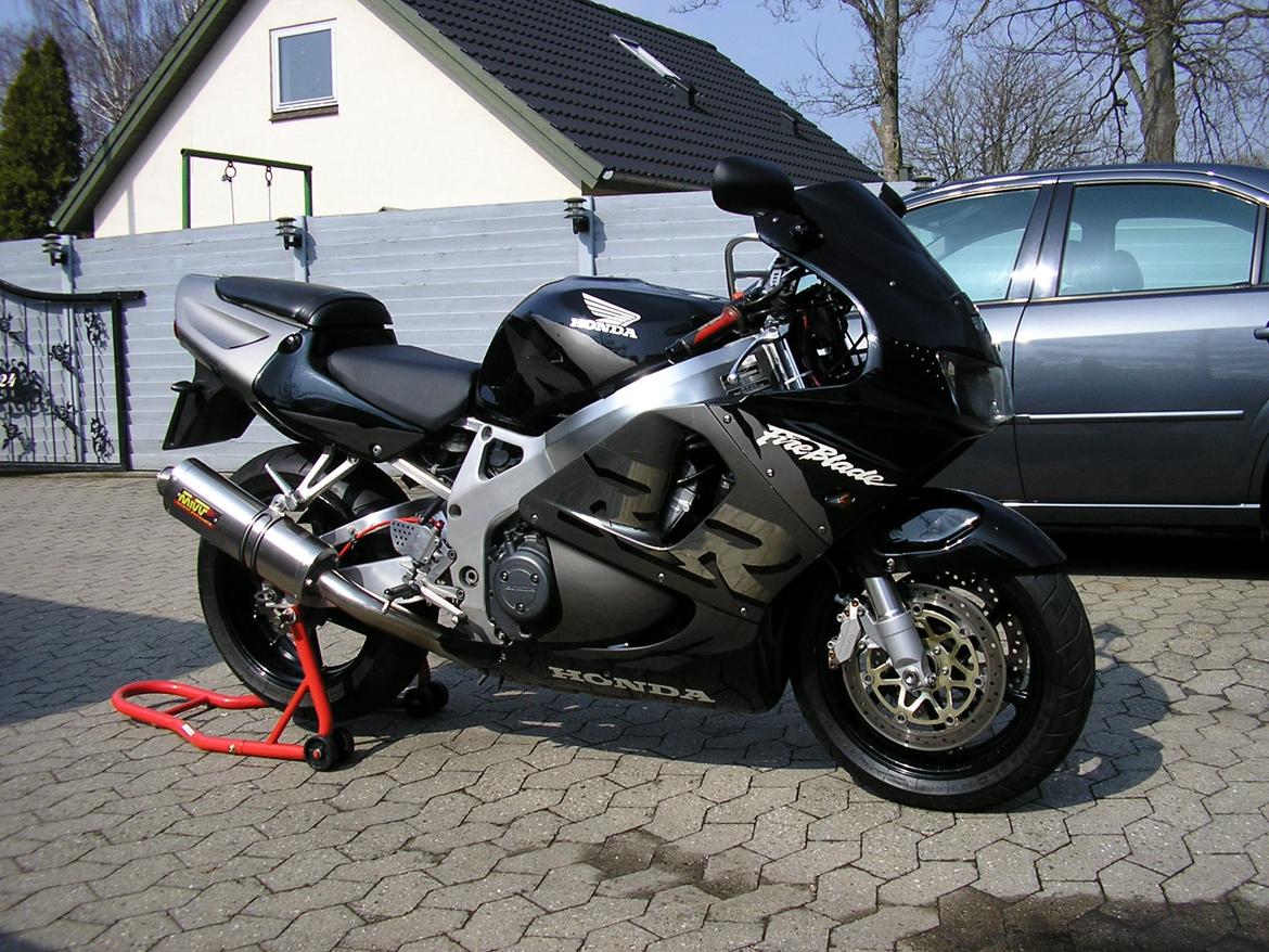 Honda CBR 900 RR Fireblade billede 2