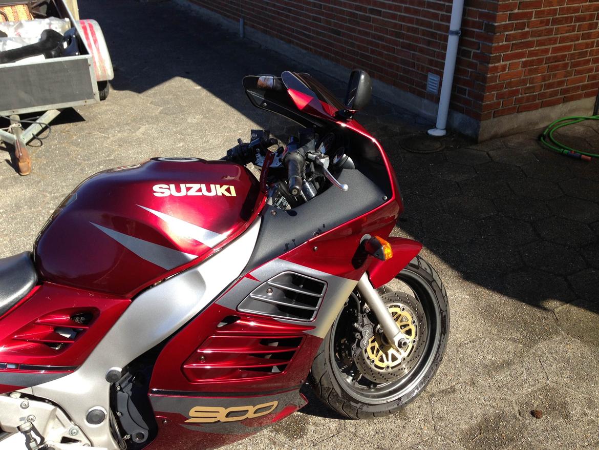 Suzuki RF900R billede 4