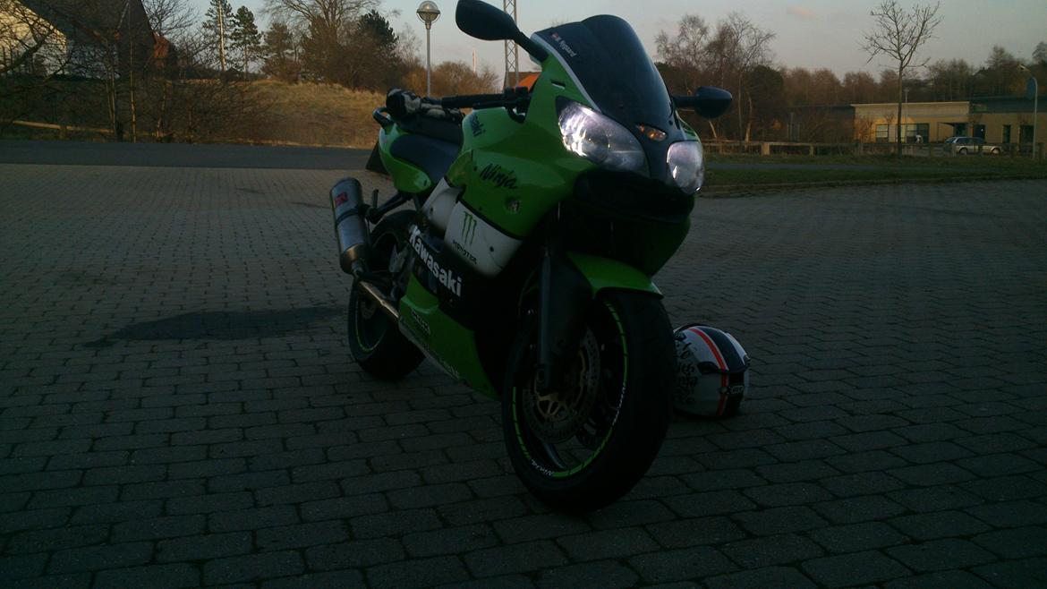 Kawasaki zx6r // SOLGT billede 15