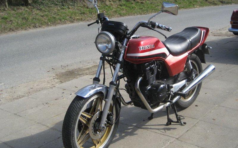 Honda CB 400 N billede 1