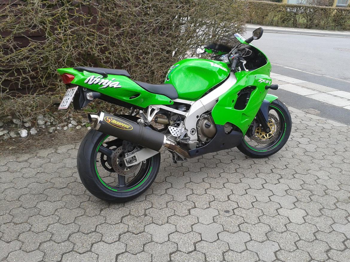 Kawasaki ZX9R Ninja - Som den står nu. billede 2
