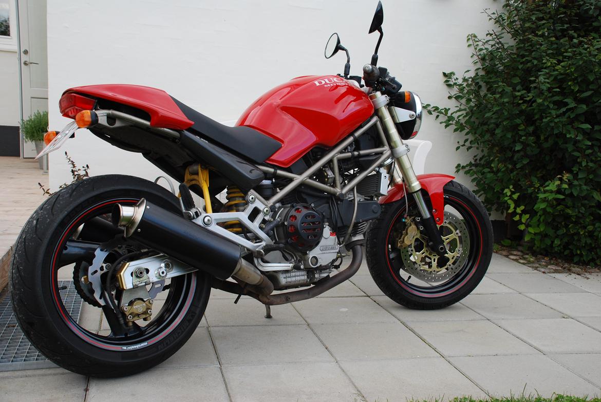 Ducati Monster 900 billede 1