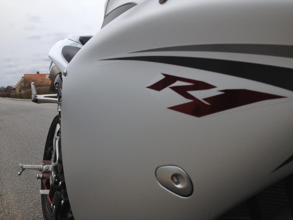 Yamaha R1 billede 3