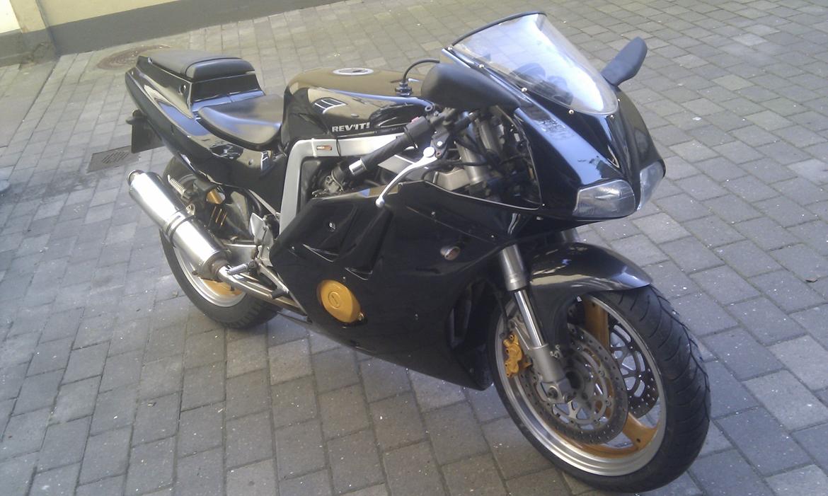 Suzuki Gsxr 400 billede 1