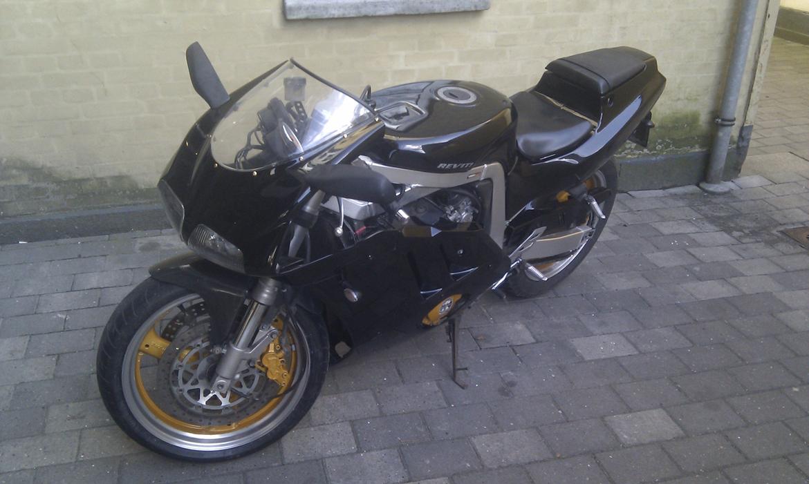 Suzuki Gsxr 400 billede 3