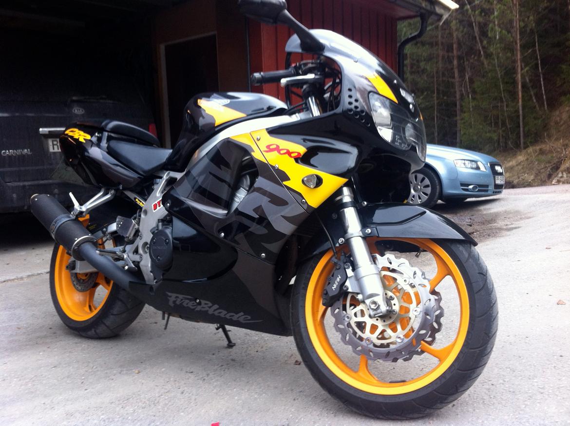 Honda cbr900rr billede 2