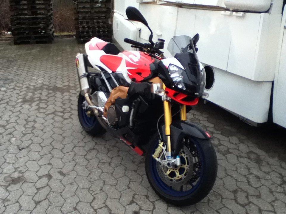 Aprilia RSV Tuono Factory billede 8