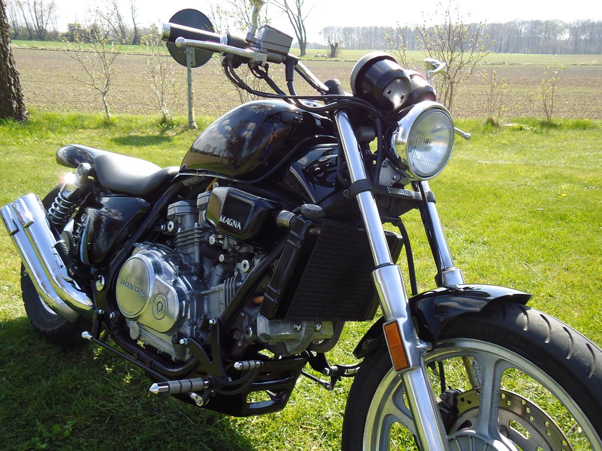 Honda Super Magna (SOLGT) billede 4